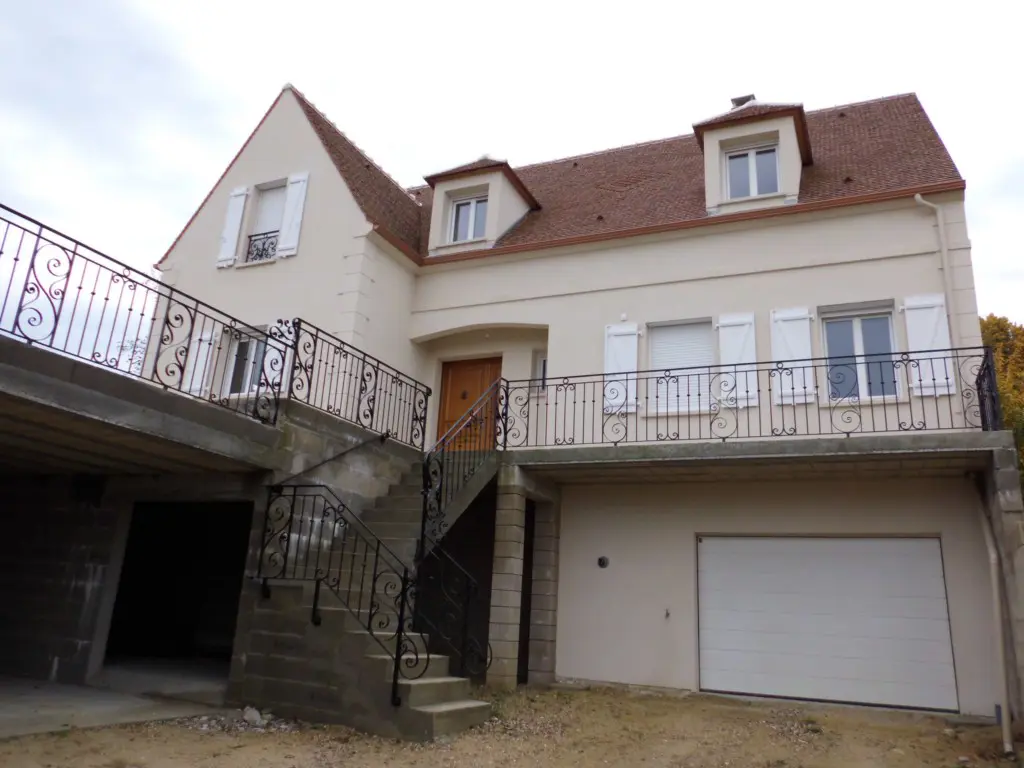 Garde-corps de terrasse, escalier extérieur et balconnets en fer forgé à volutes, L'Art de Faire