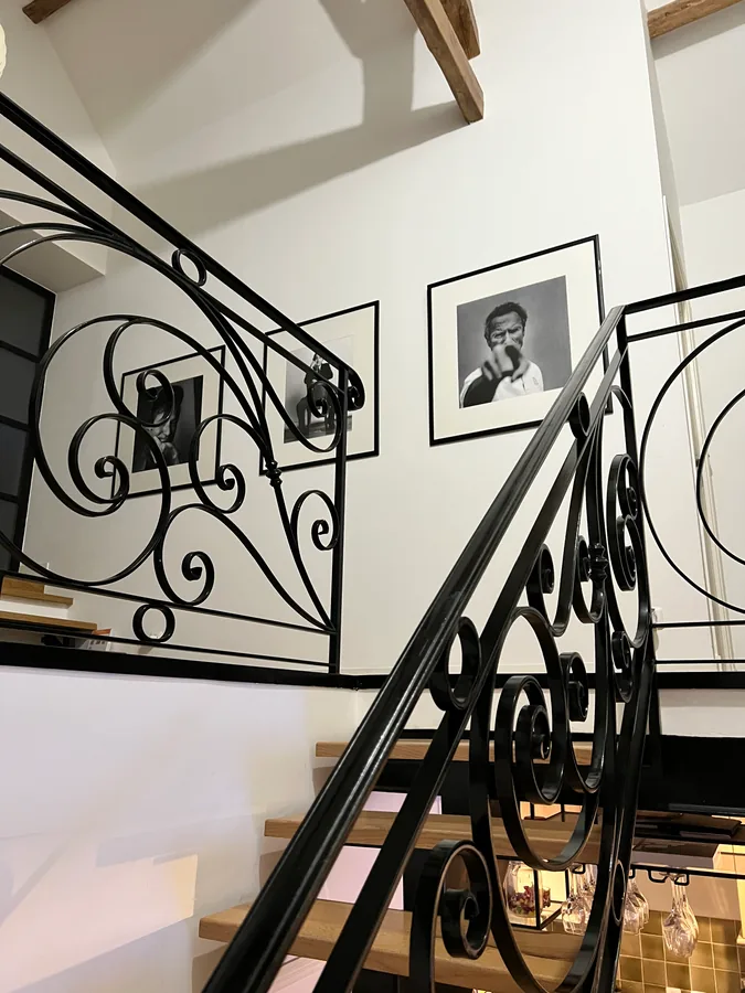 Rampe d'escalier en fer forgé à volutes en intérieur, L'Art de Faire