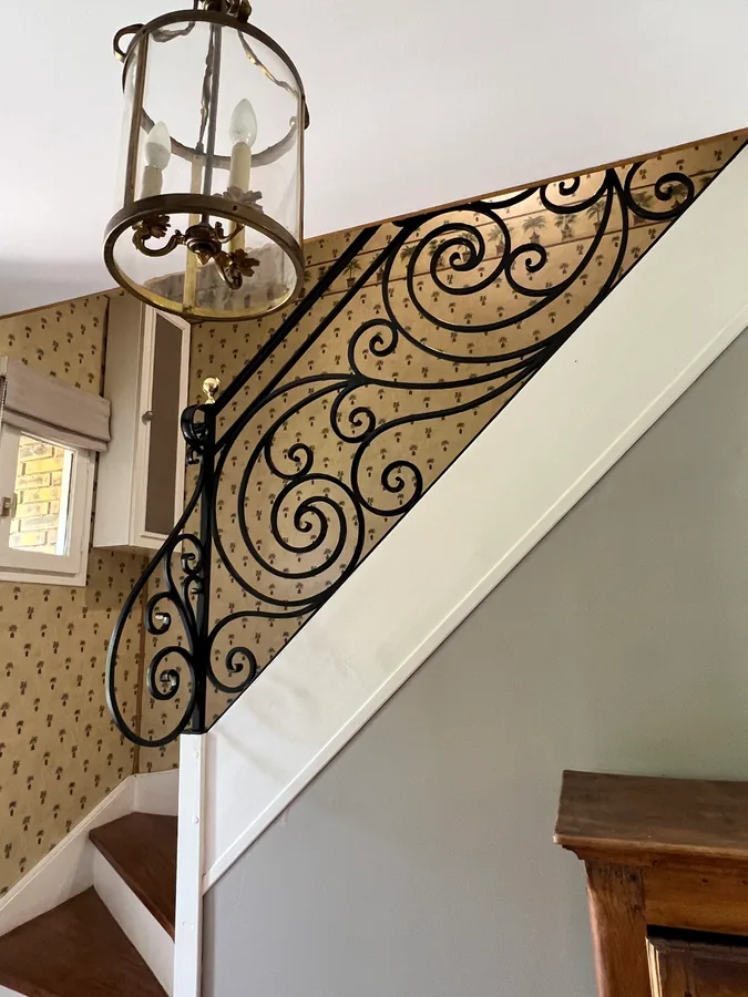 Départ de rampe d'escalier en fer forgé à volute, L'Art de Faire